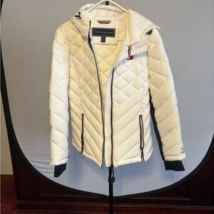 Tommy Hilfiger Women's Cream Puffer Jacket